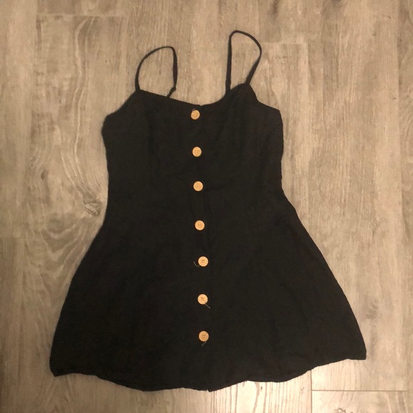 Urban Outfitters dress for layering. Black, kinda short for me (i’m 161cm/5ft3). - Picture 1 of 6